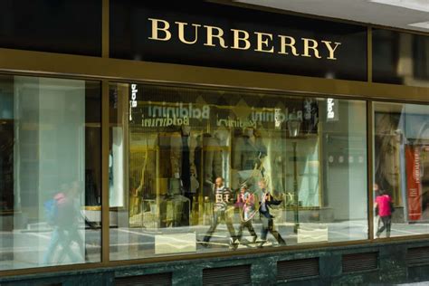 does burberry outlet have sales